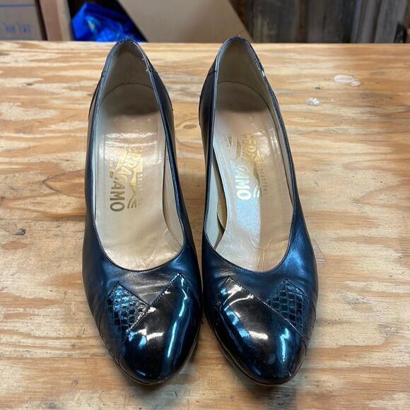 SALVATORE Ferragamo Vintage BLK Leather Heels - Picture 1 of 13